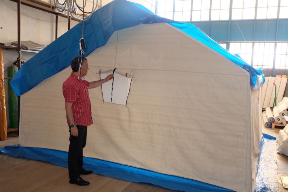 Zelte und Küchensets für Flüchtlinge im Nordirak.