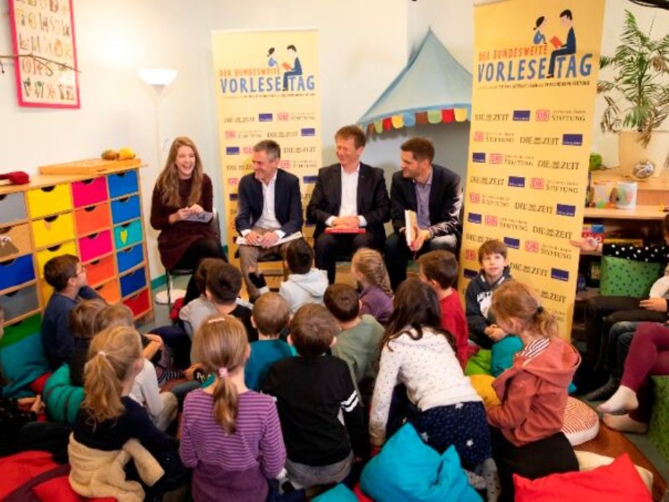 Initiatoren beim Vorlesen